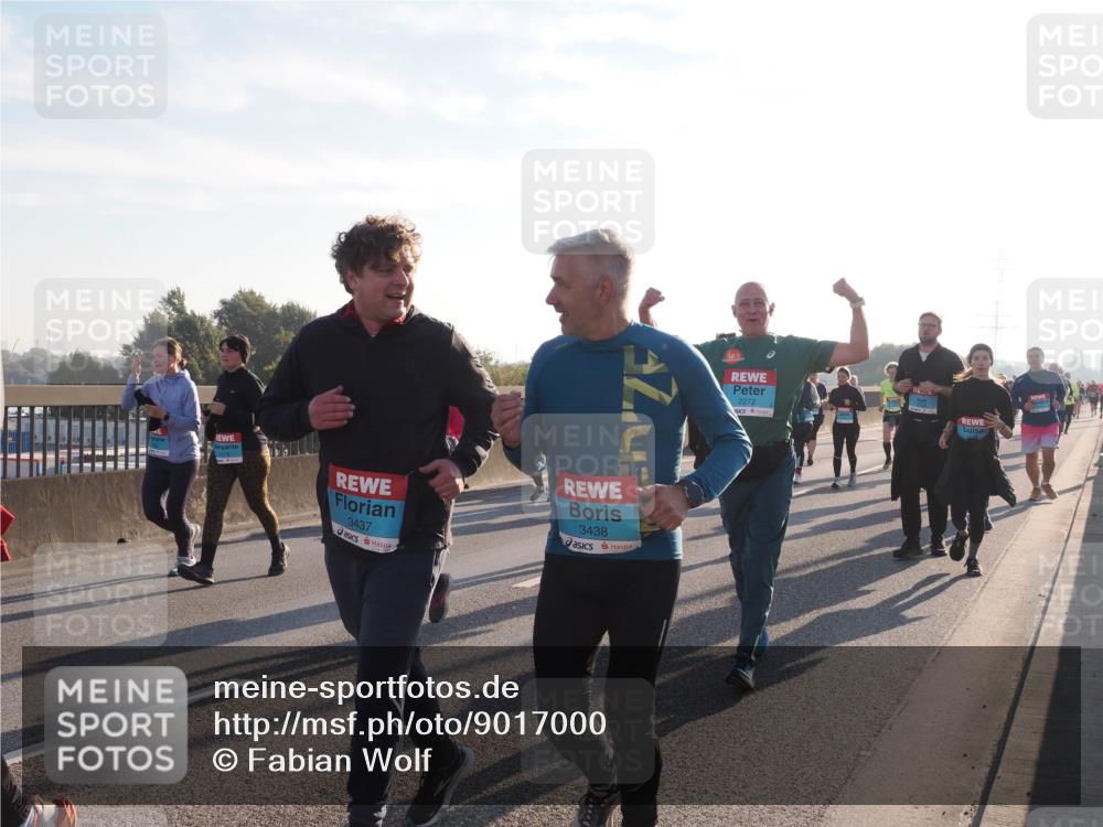 03.10.2025 - Köhlbrandbrückenlauf Fabian Wolf http://msf.ph/oto/9017000 03.10.2025 09:26:27 Position 3 3437, 3438, 2272 meine-sportfotos.de