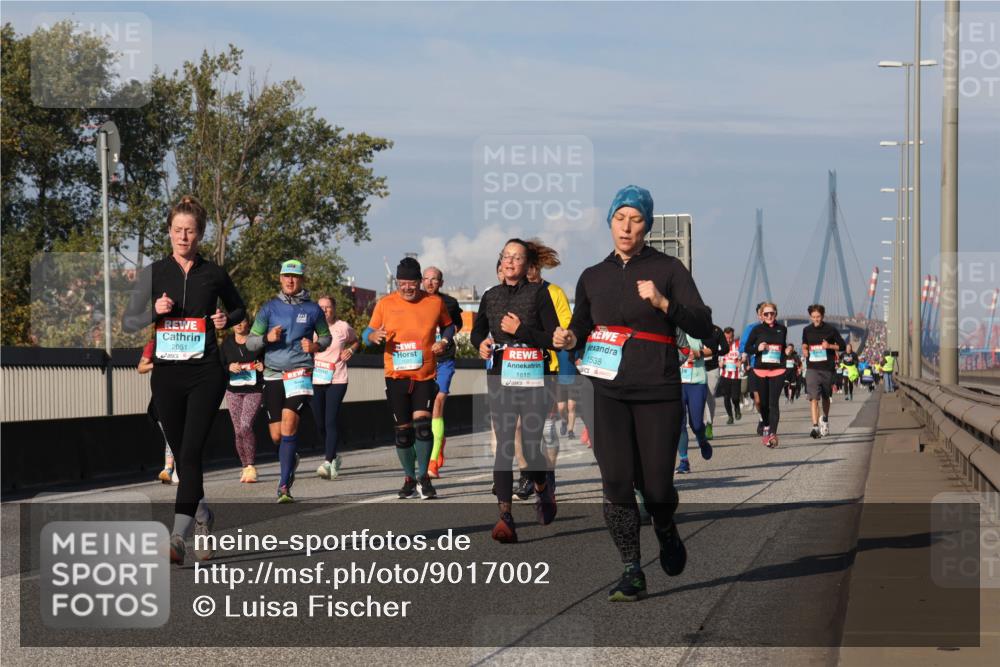03.10.2025 - Köhlbrandbrückenlauf Luisa Fischer http://msf.ph/oto/9017002 03.10.2025 11:03:06 Position 3 2051, 1615, 1538 meine-sportfotos.de