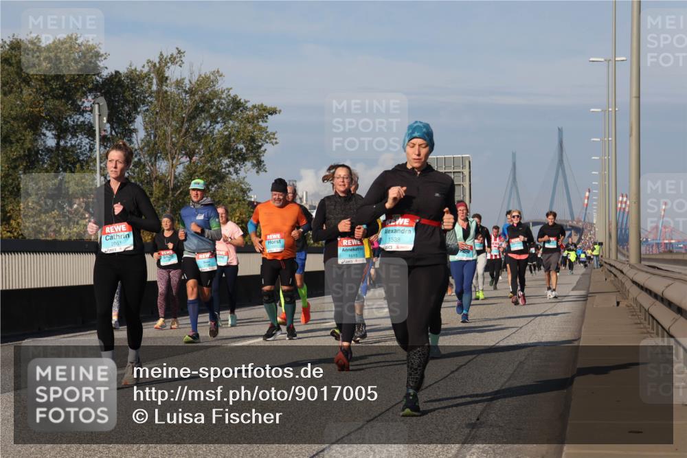 03.10.2025 - Köhlbrandbrückenlauf Luisa Fischer http://msf.ph/oto/9017005 03.10.2025 11:03:06 Position 3 2051, 1615, 1538 meine-sportfotos.de