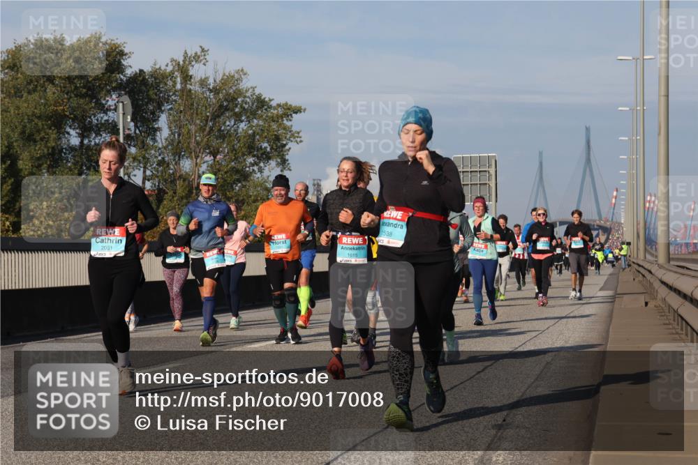 03.10.2025 - Köhlbrandbrückenlauf Luisa Fischer http://msf.ph/oto/9017008 03.10.2025 11:03:06 Position 3 2051, 1615, 1538 meine-sportfotos.de