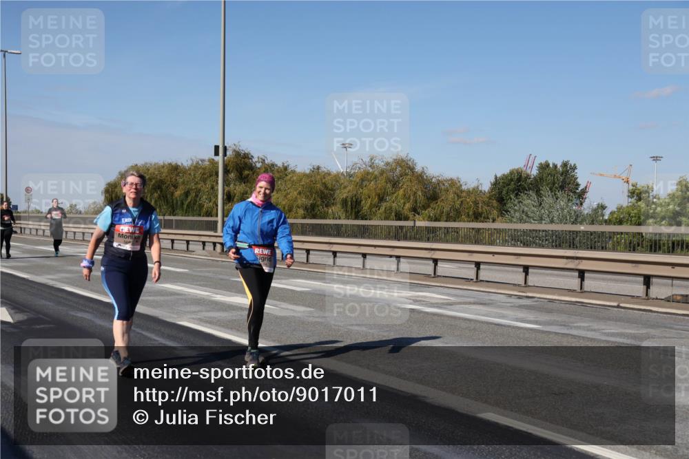 03.10.2025 - Köhlbrandbrückenlauf Julia Fischer http://msf.ph/oto/9017011 03.10.2025 13:22:07 Position 3  meine-sportfotos.de