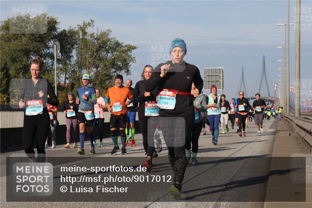 03.10.2025 - Köhlbrandbrückenlauf Luisa Fischer http://msf.ph/oto/9017012 03.10.2025 11:03:07 Position 3 2051, 1615, 1538 meine-sportfotos.de