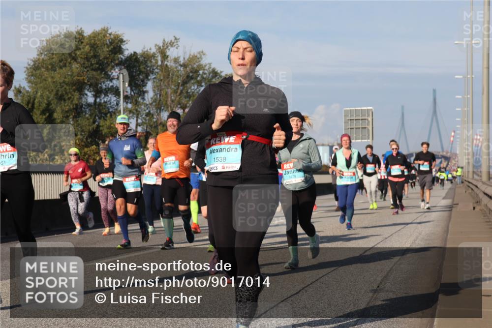 03.10.2025 - Köhlbrandbrückenlauf Luisa Fischer http://msf.ph/oto/9017014 03.10.2025 11:03:07 Position 3 51, 1538, 1479 meine-sportfotos.de