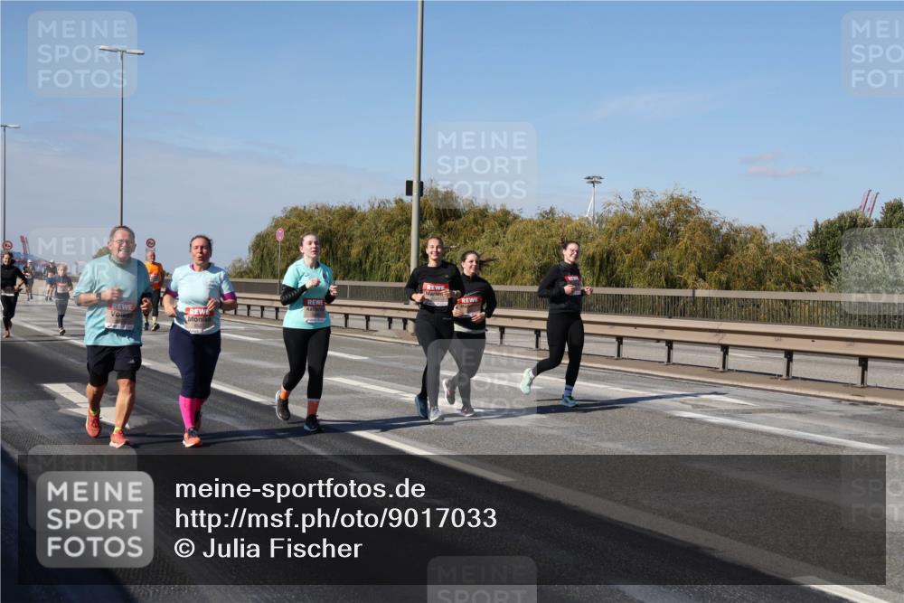 03.10.2025 - Köhlbrandbrückenlauf Julia Fischer http://msf.ph/oto/9017033 03.10.2025 13:22:15 Position 3  meine-sportfotos.de
