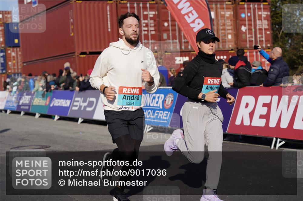 03.10.2025 - Köhlbrandbrückenlauf Michael Burmester http://msf.ph/oto/9017036 03.10.2025 10:16:19 Ziel 2165, 2254, 2293, 2448, 2641, 2902, 3213, 3576, 3823 meine-sportfotos.de