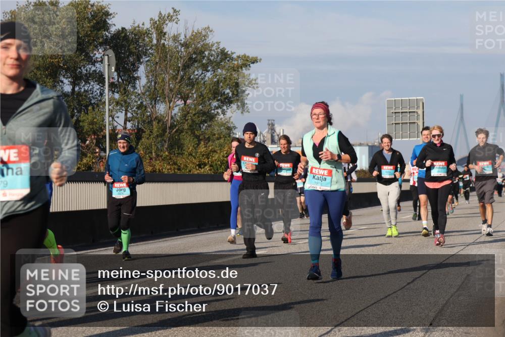 03.10.2025 - Köhlbrandbrückenlauf Luisa Fischer http://msf.ph/oto/9017037 03.10.2025 11:03:10 Position 3 79, 1917, 1911 meine-sportfotos.de