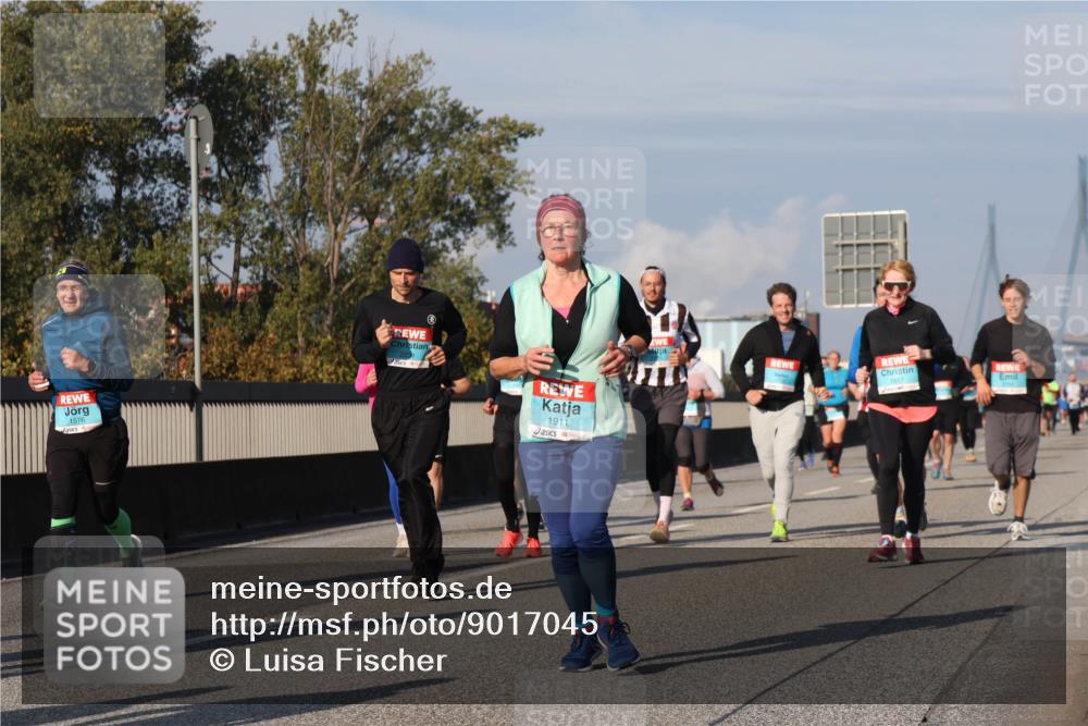 03.10.2025 - Köhlbrandbrückenlauf Luisa Fischer http://msf.ph/oto/9017045 03.10.2025 11:03:11 Position 3 1576, 1911, 1917 meine-sportfotos.de