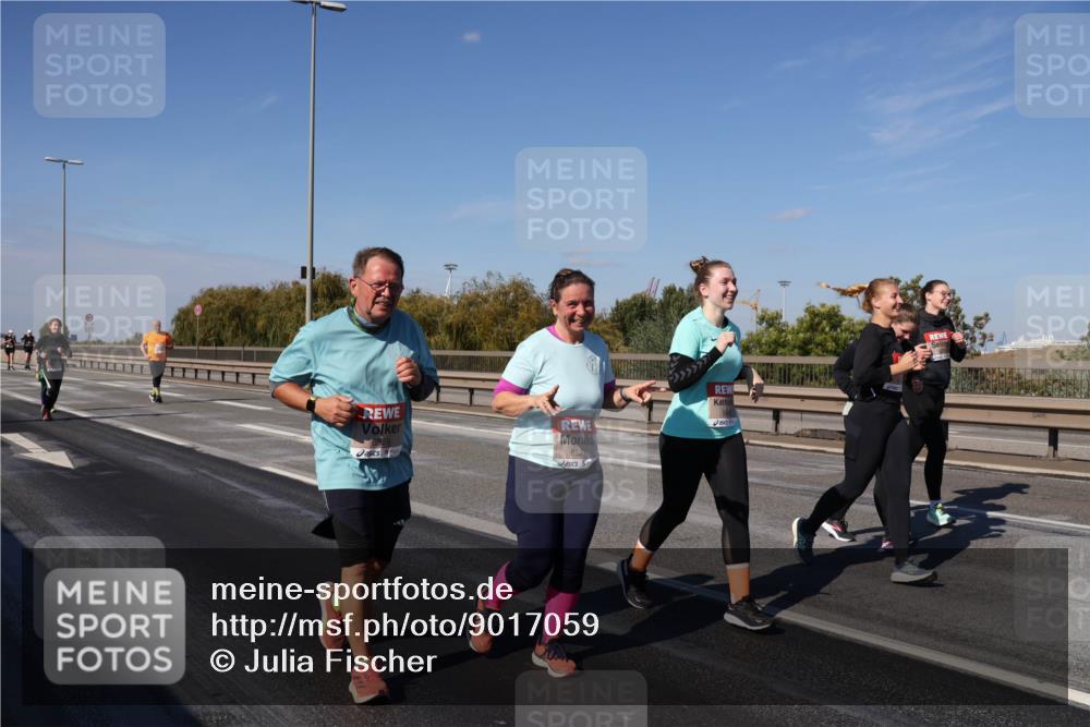 03.10.2025 - Köhlbrandbrückenlauf Julia Fischer http://msf.ph/oto/9017059 03.10.2025 13:22:18 Position 3 6527 meine-sportfotos.de