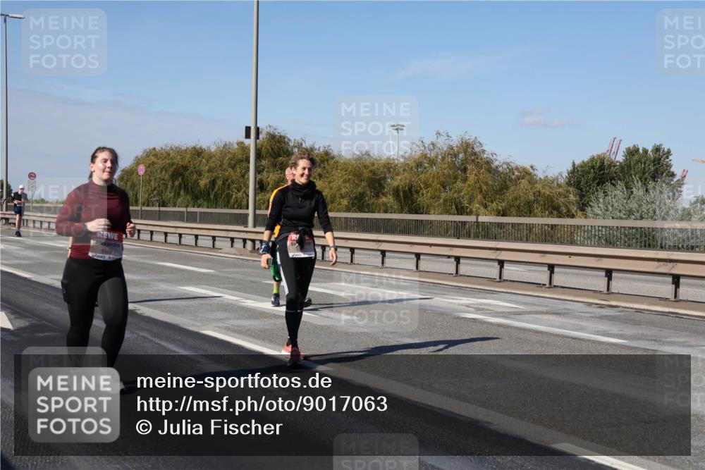 03.10.2025 - Köhlbrandbrückenlauf Julia Fischer http://msf.ph/oto/9017063 03.10.2025 13:22:23 Position 3 5559 meine-sportfotos.de