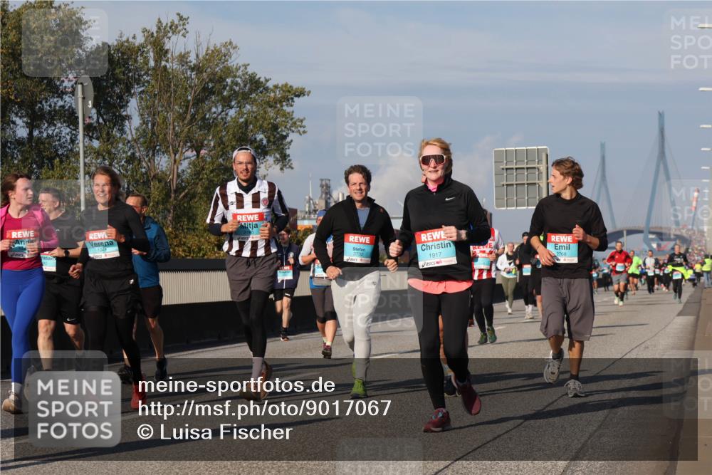 03.10.2025 - Köhlbrandbrückenlauf Luisa Fischer http://msf.ph/oto/9017067 03.10.2025 11:03:13 Position 3 3732, 1917, 1049, 2768 meine-sportfotos.de