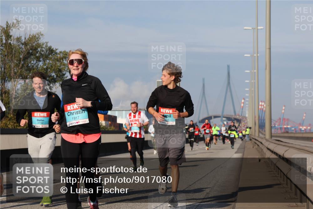 03.10.2025 - Köhlbrandbrückenlauf Luisa Fischer http://msf.ph/oto/9017080 03.10.2025 11:03:14 Position 3 3732, 1917, 768 meine-sportfotos.de