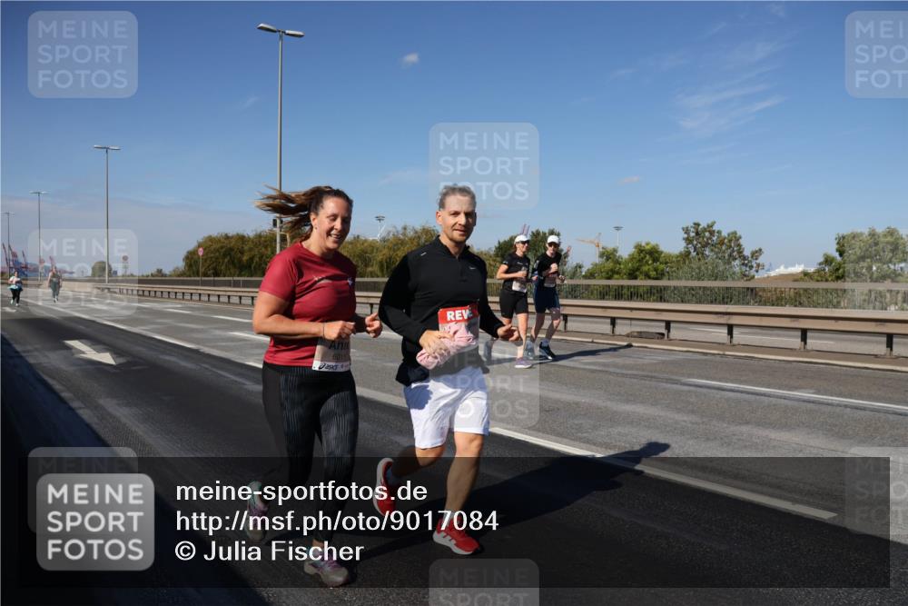 03.10.2025 - Köhlbrandbrückenlauf Julia Fischer http://msf.ph/oto/9017084 03.10.2025 13:22:36 Position 3  meine-sportfotos.de