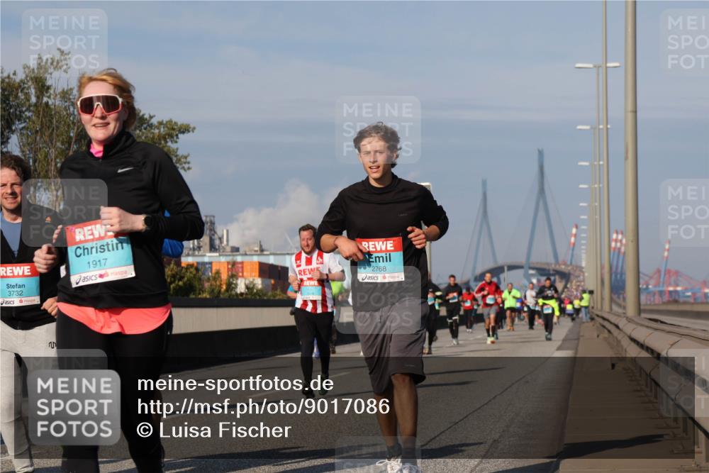 03.10.2025 - Köhlbrandbrückenlauf Luisa Fischer http://msf.ph/oto/9017086 03.10.2025 11:03:15 Position 3 3732, 1917, 2768 meine-sportfotos.de
