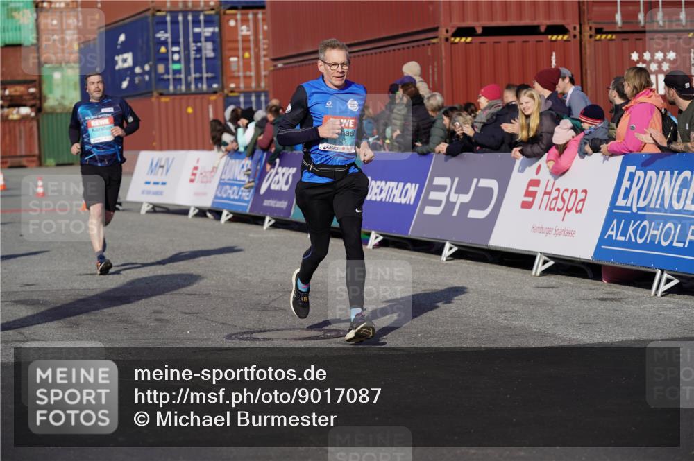 03.10.2025 - Köhlbrandbrückenlauf Michael Burmester http://msf.ph/oto/9017087 03.10.2025 10:16:27 Ziel 1325, 2165, 2287, 2778, 2945 meine-sportfotos.de