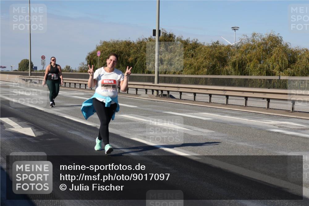 03.10.2025 - Köhlbrandbrückenlauf Julia Fischer http://msf.ph/oto/9017097 03.10.2025 13:22:48 Position 3 5015 meine-sportfotos.de