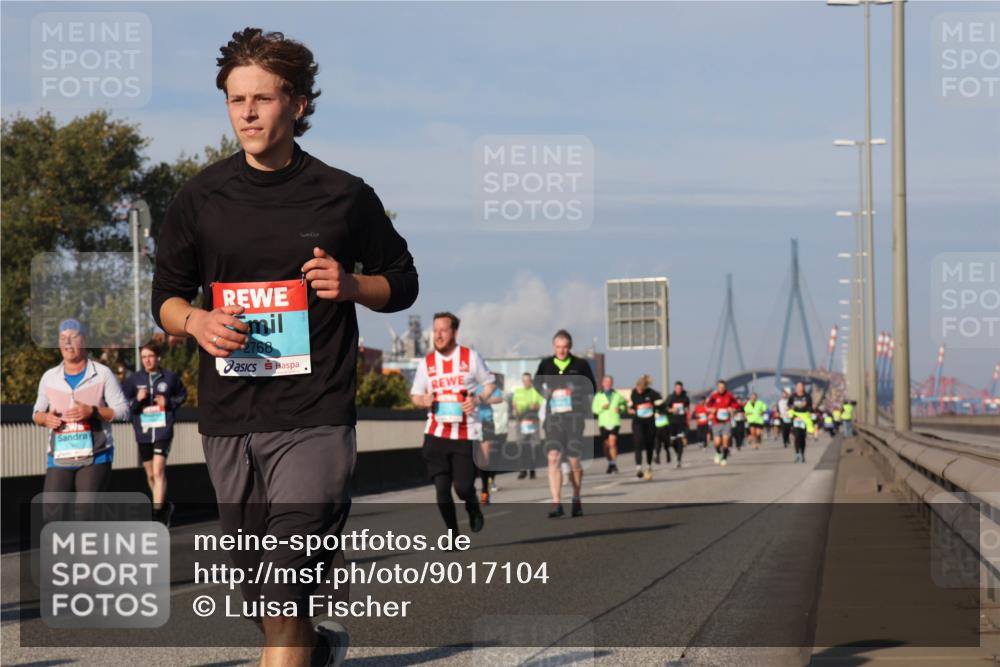03.10.2025 - Köhlbrandbrückenlauf Luisa Fischer http://msf.ph/oto/9017104 03.10.2025 11:03:17 Position 3 768 meine-sportfotos.de