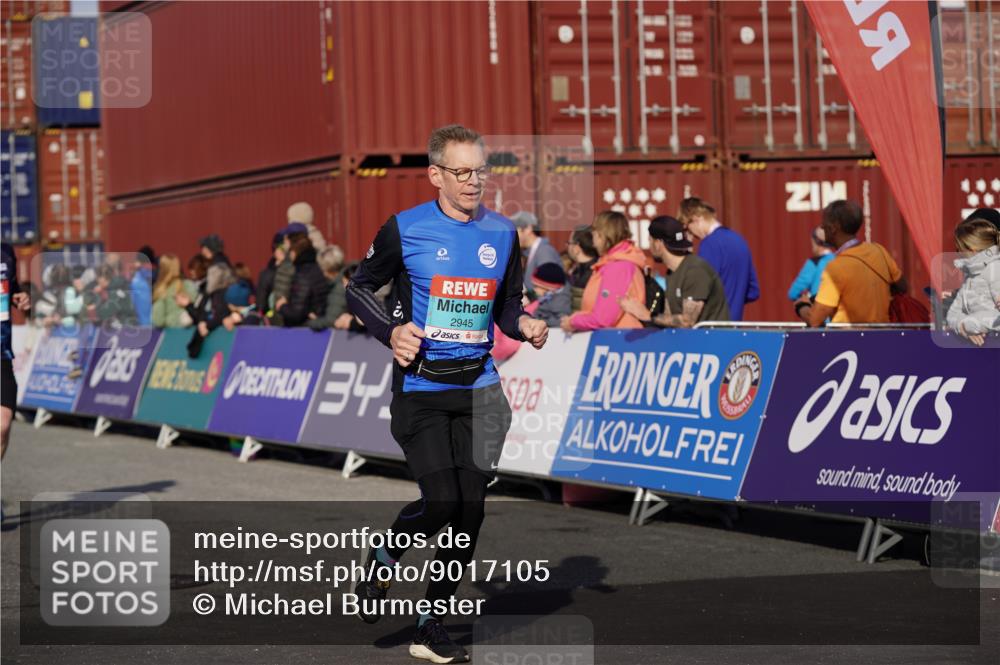 03.10.2025 - Köhlbrandbrückenlauf Michael Burmester http://msf.ph/oto/9017105 03.10.2025 10:16:27 Ziel 1325, 2165, 2287, 2778, 2945 meine-sportfotos.de