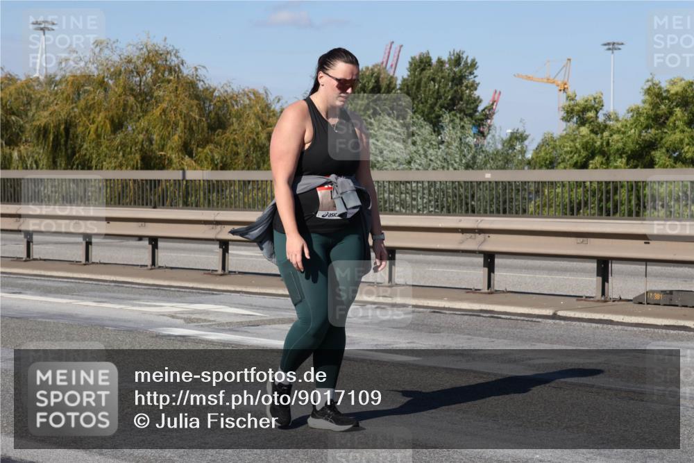 03.10.2025 - Köhlbrandbrückenlauf Julia Fischer http://msf.ph/oto/9017109 03.10.2025 13:22:56 Position 3 17, 381 meine-sportfotos.de