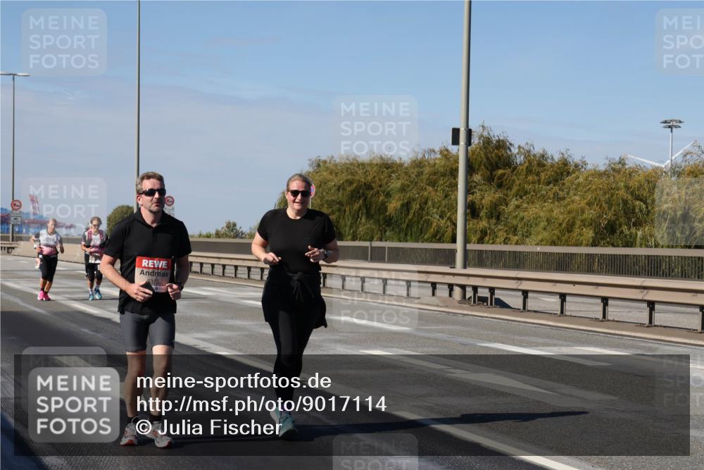 03.10.2025 - Köhlbrandbrückenlauf Julia Fischer http://msf.ph/oto/9017114 03.10.2025 13:23:03 Position 3 5375 meine-sportfotos.de
