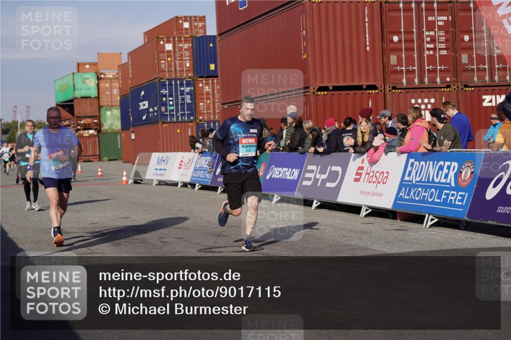 03.10.2025 - Köhlbrandbrückenlauf Michael Burmester http://msf.ph/oto/9017115 03.10.2025 10:16:28 Ziel 1325, 2165, 2287, 2778, 2945 meine-sportfotos.de