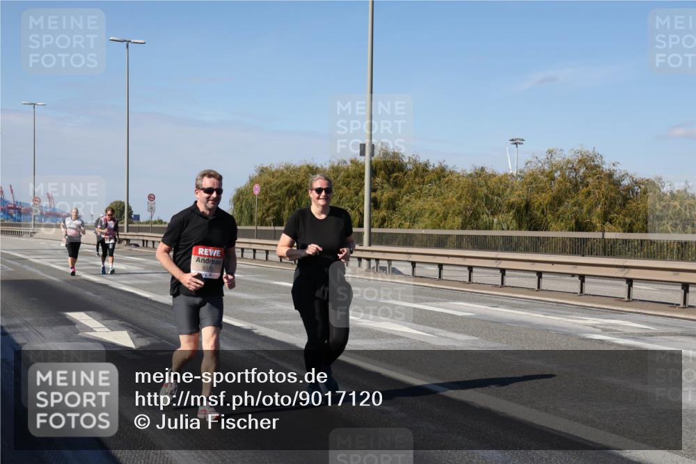 03.10.2025 - Köhlbrandbrückenlauf Julia Fischer http://msf.ph/oto/9017120 03.10.2025 13:23:03 Position 3 5375 meine-sportfotos.de