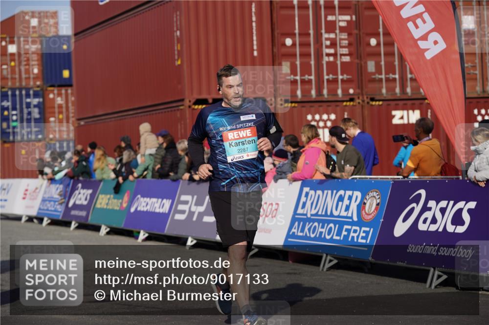 03.10.2025 - Köhlbrandbrückenlauf Michael Burmester http://msf.ph/oto/9017133 03.10.2025 10:16:29 Ziel 1325, 2287, 2778, 2945 meine-sportfotos.de