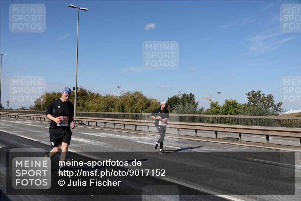 03.10.2025 - Köhlbrandbrückenlauf Julia Fischer http://msf.ph/oto/9017152 03.10.2025 13:23:21 Position 3  meine-sportfotos.de