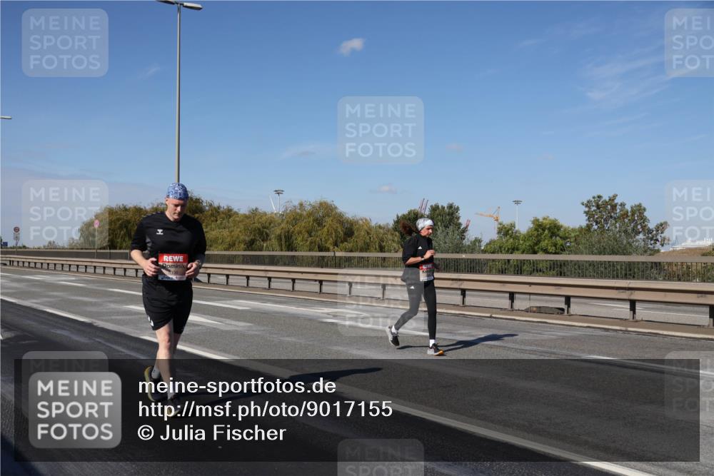 03.10.2025 - Köhlbrandbrückenlauf Julia Fischer http://msf.ph/oto/9017155 03.10.2025 13:23:22 Position 3  meine-sportfotos.de