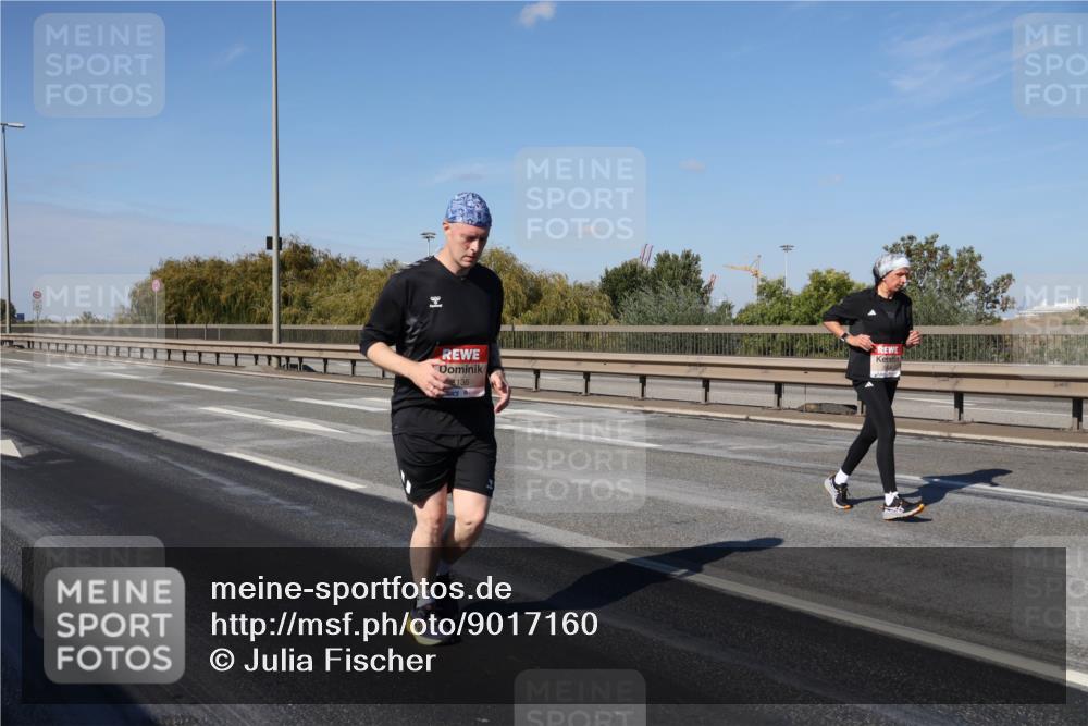 03.10.2025 - Köhlbrandbrückenlauf Julia Fischer http://msf.ph/oto/9017160 03.10.2025 13:23:23 Position 3 136 meine-sportfotos.de