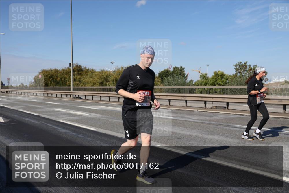 03.10.2025 - Köhlbrandbrückenlauf Julia Fischer http://msf.ph/oto/9017162 03.10.2025 13:23:23 Position 3 136 meine-sportfotos.de
