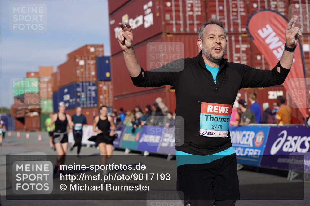 03.10.2025 - Köhlbrandbrückenlauf Michael Burmester http://msf.ph/oto/9017193 03.10.2025 10:16:34 Ziel 1325, 1437, 2113, 2247, 2287, 2349, 2778, 3194, 3747 meine-sportfotos.de