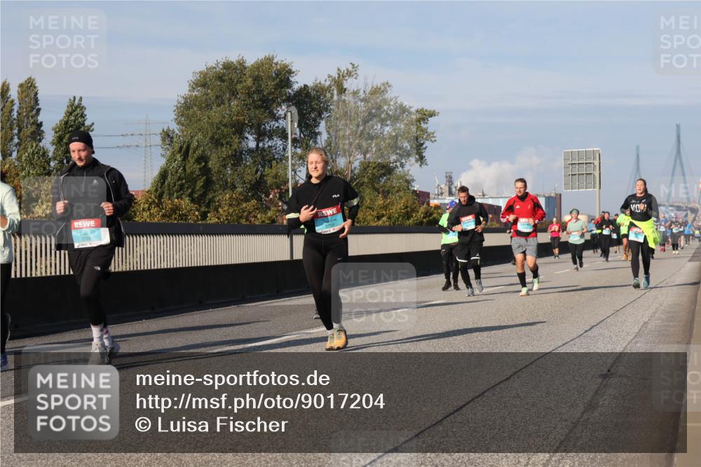 03.10.2025 - Köhlbrandbrückenlauf Luisa Fischer http://msf.ph/oto/9017204 03.10.2025 11:03:28 Position 3 3758, 3755 meine-sportfotos.de