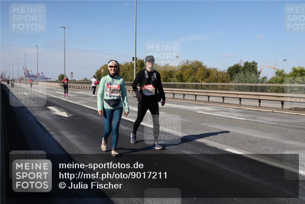 03.10.2025 - Köhlbrandbrückenlauf Julia Fischer http://msf.ph/oto/9017211 03.10.2025 13:23:49 Position 3  meine-sportfotos.de