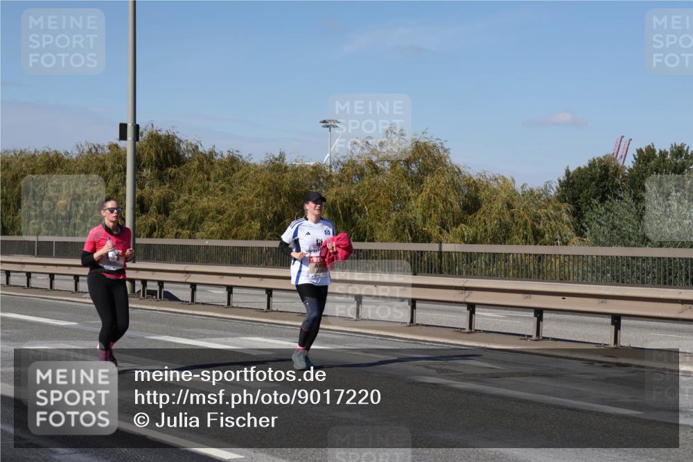 03.10.2025 - Köhlbrandbrückenlauf Julia Fischer http://msf.ph/oto/9017220 03.10.2025 13:23:56 Position 3  meine-sportfotos.de