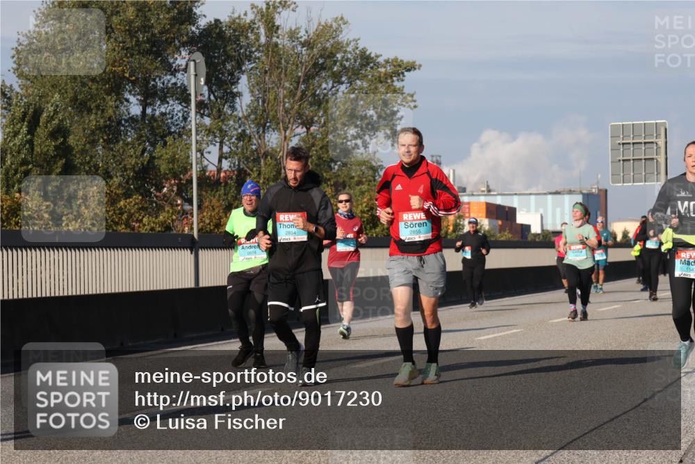 03.10.2025 - Köhlbrandbrückenlauf Luisa Fischer http://msf.ph/oto/9017230 03.10.2025 11:03:31 Position 3 2854, 2855, 2674, 154 meine-sportfotos.de