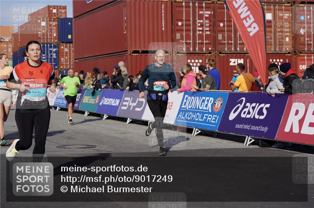 03.10.2025 - Köhlbrandbrückenlauf Michael Burmester http://msf.ph/oto/9017249 03.10.2025 10:16:37 Ziel 1437, 2113, 2247, 2349, 2404, 2778, 3194, 3747 meine-sportfotos.de