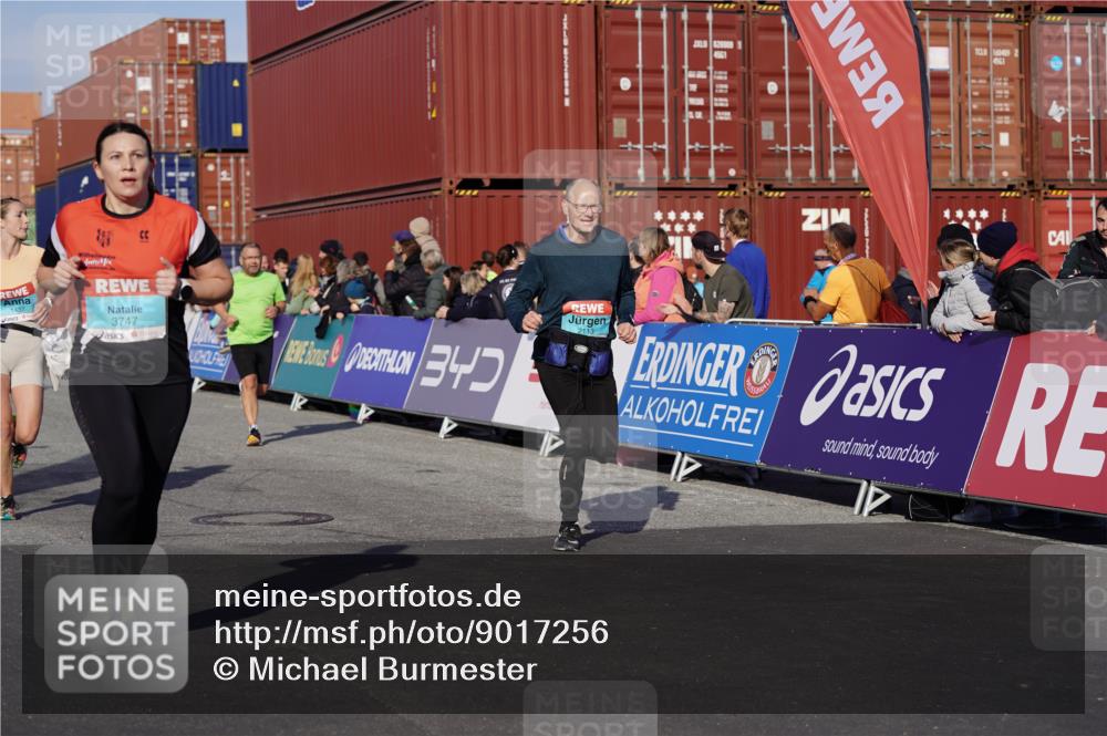 03.10.2025 - Köhlbrandbrückenlauf Michael Burmester http://msf.ph/oto/9017256 03.10.2025 10:16:37 Ziel 1437, 2113, 2247, 2349, 2404, 2778, 3194, 3747 meine-sportfotos.de