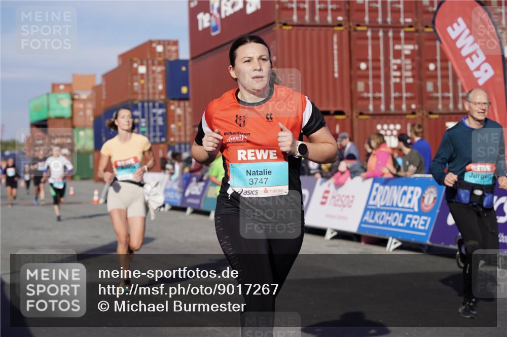 03.10.2025 - Köhlbrandbrückenlauf Michael Burmester http://msf.ph/oto/9017267 03.10.2025 10:16:38 Ziel 1437, 1708, 2113, 2247, 2349, 2404, 3194, 3747 meine-sportfotos.de