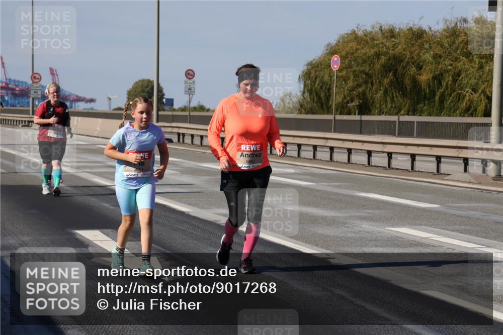 03.10.2025 - Köhlbrandbrückenlauf Julia Fischer http://msf.ph/oto/9017268 03.10.2025 13:24:42 Position 3 561, 5860 meine-sportfotos.de