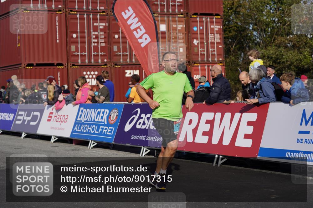 03.10.2025 - Köhlbrandbrückenlauf Michael Burmester http://msf.ph/oto/9017315 03.10.2025 10:16:40 Ziel 1303, 1304, 1437, 1708, 2113, 2247, 2349, 2404, 3194, 3747 meine-sportfotos.de