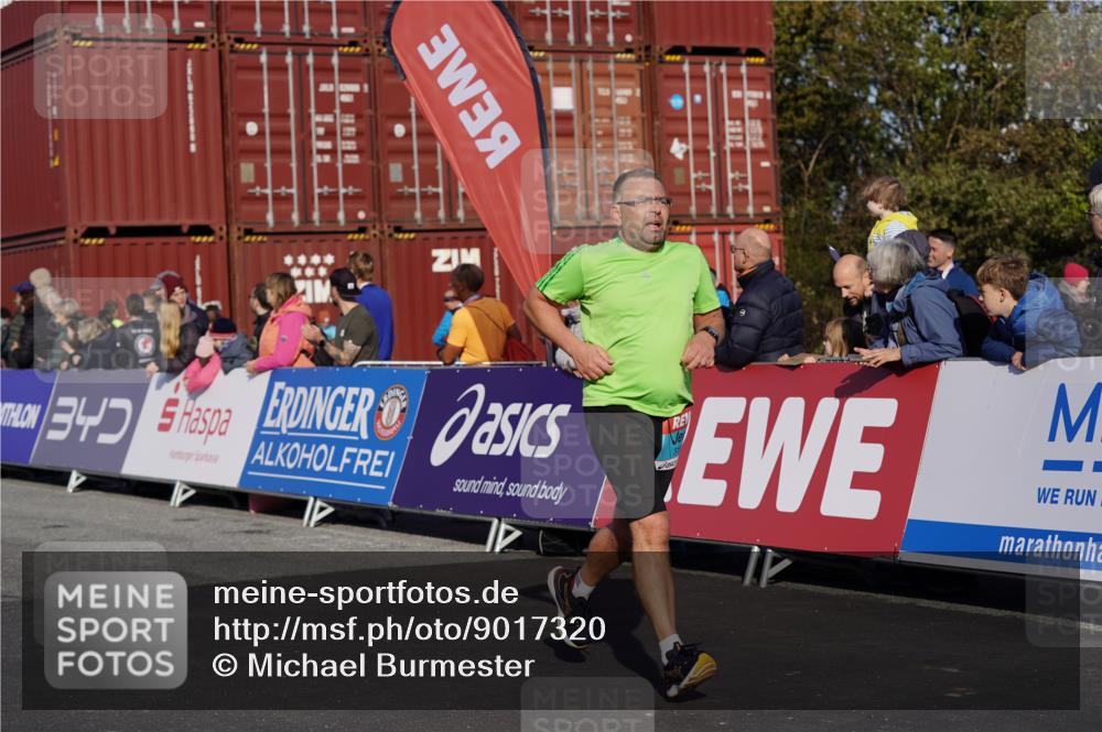 03.10.2025 - Köhlbrandbrückenlauf Michael Burmester http://msf.ph/oto/9017320 03.10.2025 10:16:41 Ziel 1303, 1304, 1322, 1437, 1708, 2113, 2247, 2349, 2404, 3194, 3747 meine-sportfotos.de
