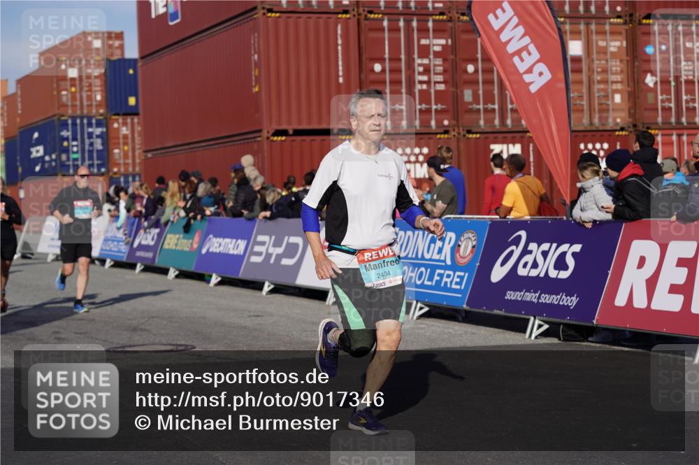 03.10.2025 - Köhlbrandbrückenlauf Michael Burmester http://msf.ph/oto/9017346 03.10.2025 10:16:43 Ziel 1202, 1303, 1304, 1322, 1437, 1708, 2113, 2247, 2349, 2404, 2750, 3194, 3416, 3779 meine-sportfotos.de