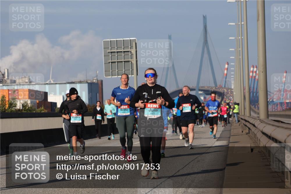 03.10.2025 - Köhlbrandbrückenlauf Luisa Fischer http://msf.ph/oto/9017353 03.10.2025 11:03:45 Position 3 1971 meine-sportfotos.de