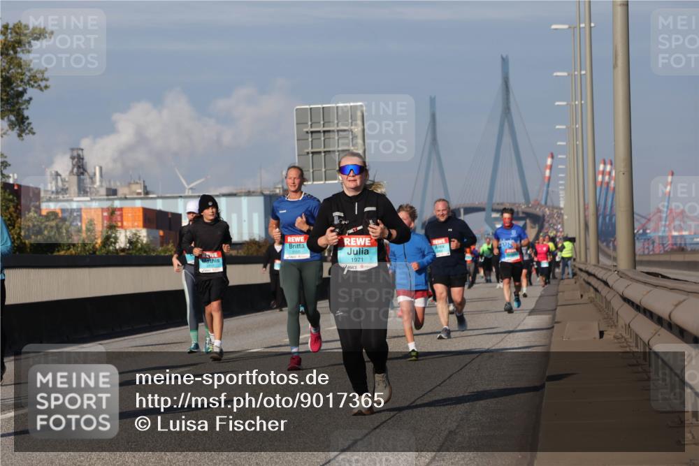 03.10.2025 - Köhlbrandbrückenlauf Luisa Fischer http://msf.ph/oto/9017365 03.10.2025 11:03:46 Position 3 2055, 1971 meine-sportfotos.de