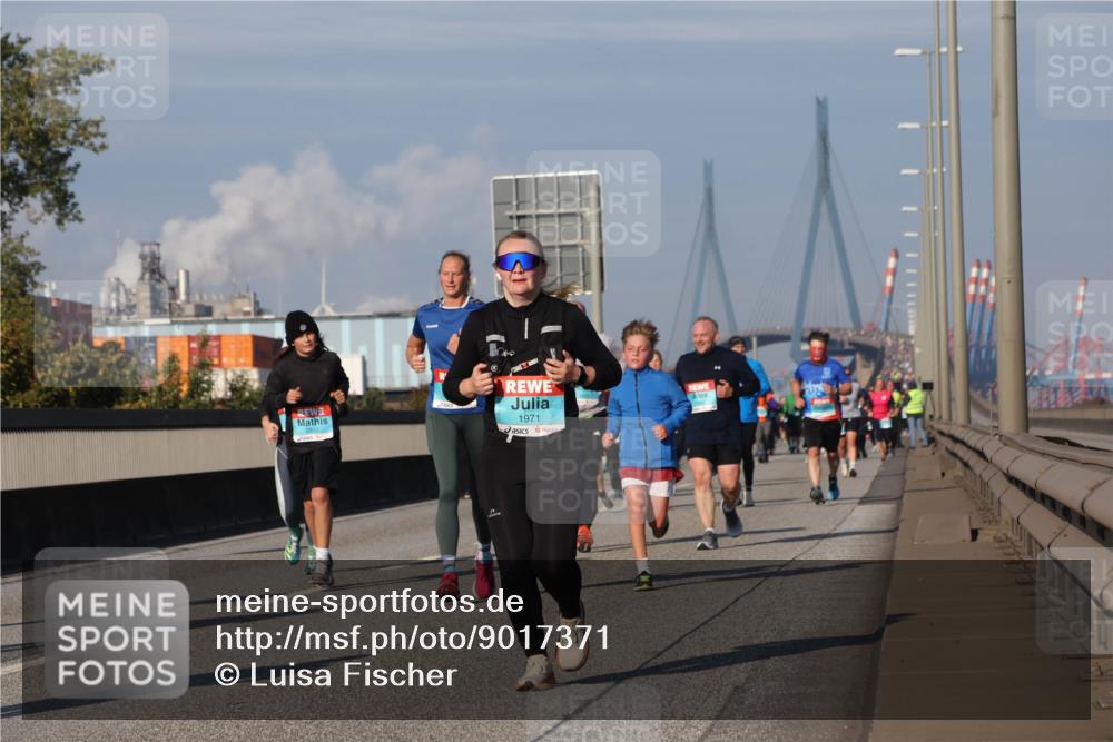 03.10.2025 - Köhlbrandbrückenlauf Luisa Fischer http://msf.ph/oto/9017371 03.10.2025 11:03:47 Position 3 1971 meine-sportfotos.de
