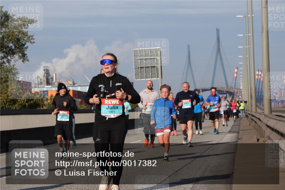 03.10.2025 - Köhlbrandbrückenlauf Luisa Fischer http://msf.ph/oto/9017382 03.10.2025 11:03:48 Position 3 1971, 2897 meine-sportfotos.de