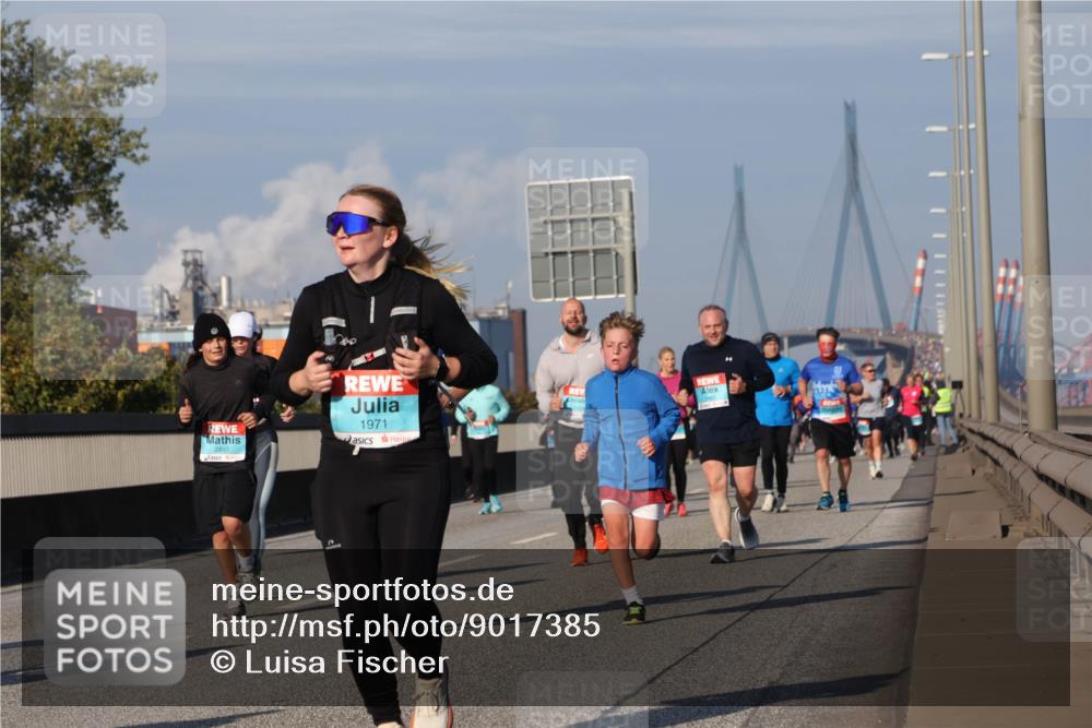 03.10.2025 - Köhlbrandbrückenlauf Luisa Fischer http://msf.ph/oto/9017385 03.10.2025 11:03:48 Position 3 2897, 1971 meine-sportfotos.de
