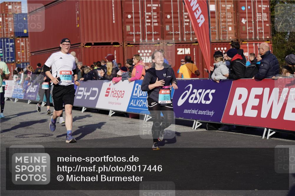 03.10.2025 - Köhlbrandbrückenlauf Michael Burmester http://msf.ph/oto/9017446 03.10.2025 10:16:49 Ziel 1179, 1202, 1204, 1303, 1304, 1322, 1708, 1720, 1760, 1938, 2038, 2514, 2750, 3125, 3416, 3779 meine-sportfotos.de