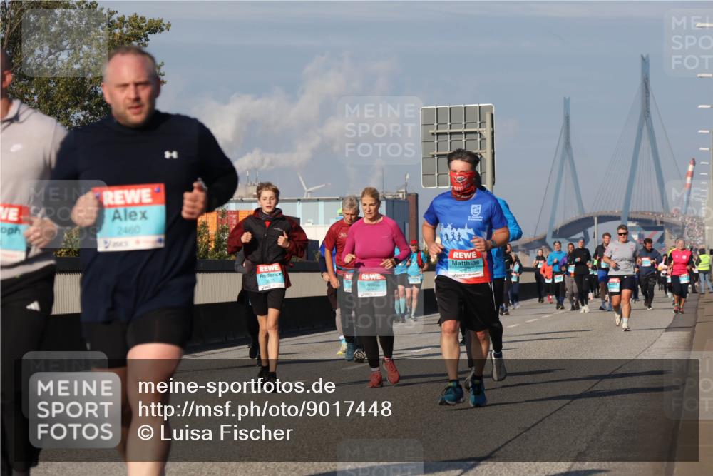 03.10.2025 - Köhlbrandbrückenlauf Luisa Fischer http://msf.ph/oto/9017448 03.10.2025 11:03:55 Position 3 2460, 2875 meine-sportfotos.de