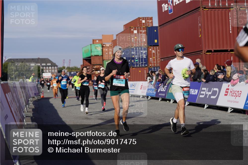 03.10.2025 - Köhlbrandbrückenlauf Michael Burmester http://msf.ph/oto/9017475 03.10.2025 10:16:52 Ziel 1179, 1202, 1204, 1288, 1289, 1322, 1548, 1549, 1720, 1760, 1938, 2038, 2514, 2750, 2965, 3125, 3416, 3779 meine-sportfotos.de